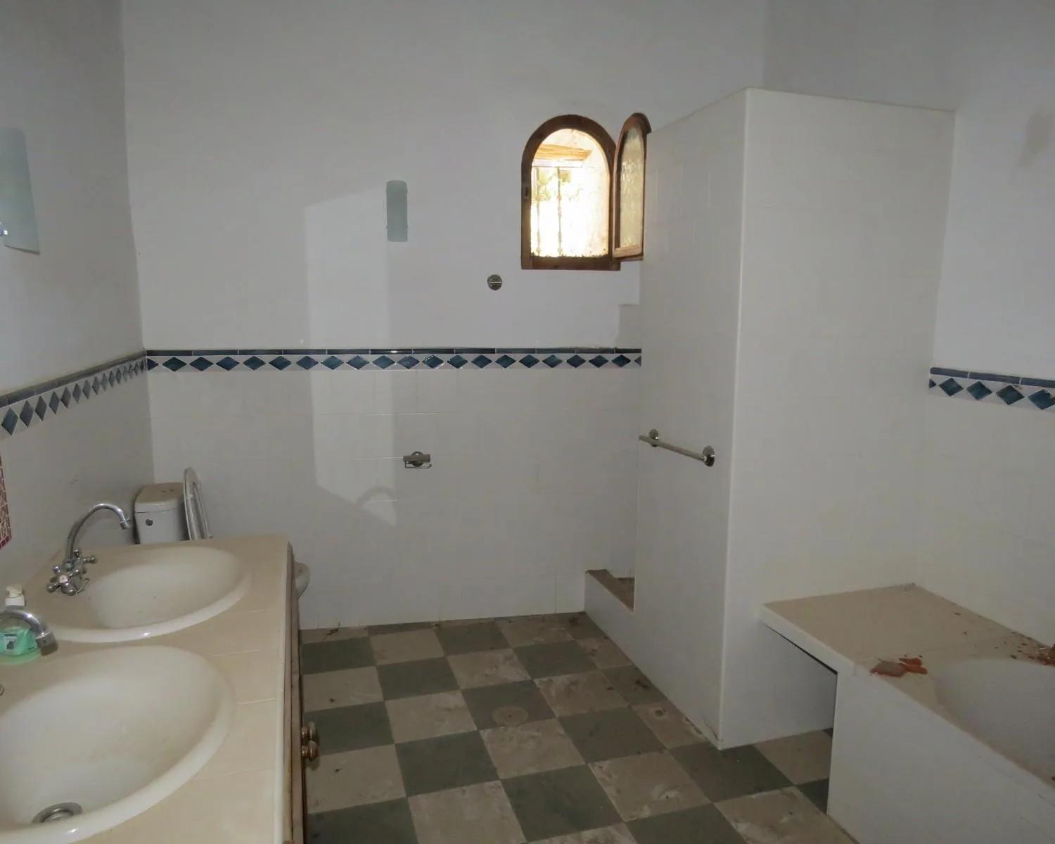 House for Sale in Cástaras