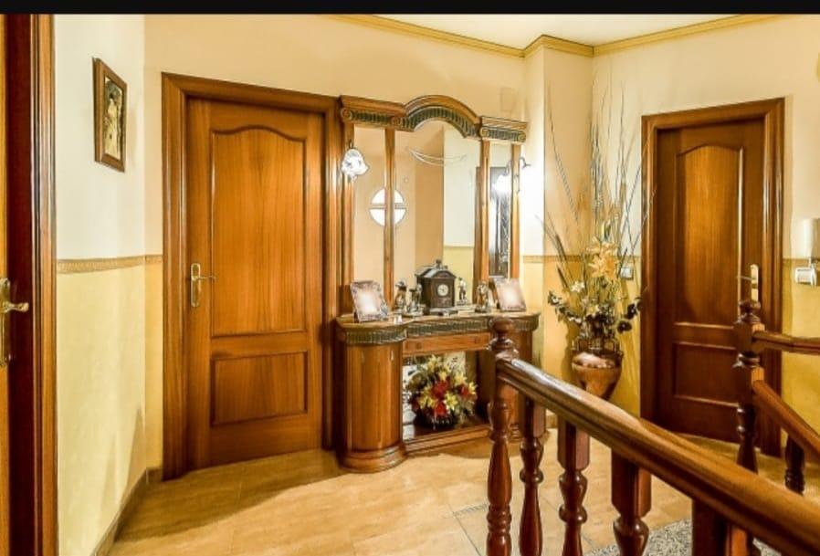 Chalet en Venta en Linares