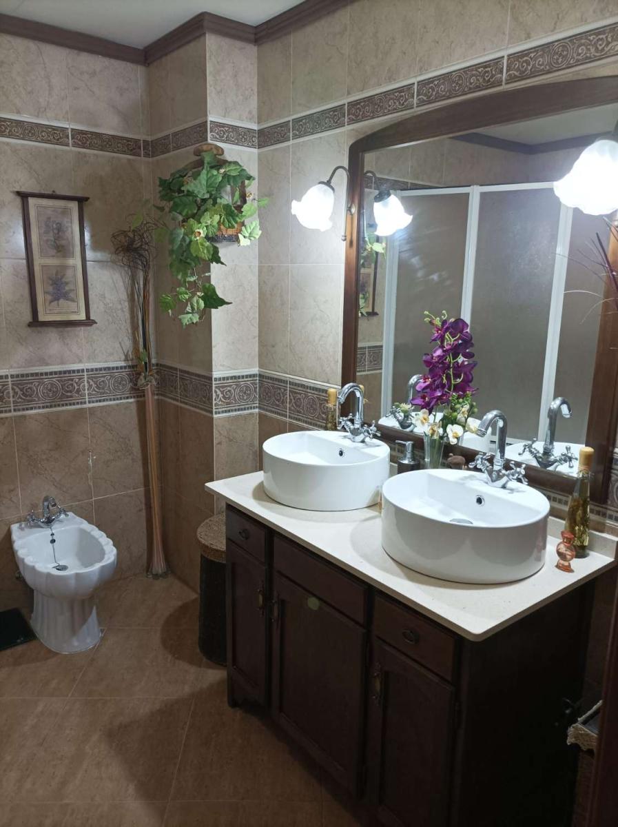 Chalet en Venta en Linares