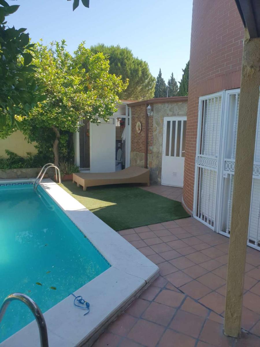 Chalet en Venta en Linares