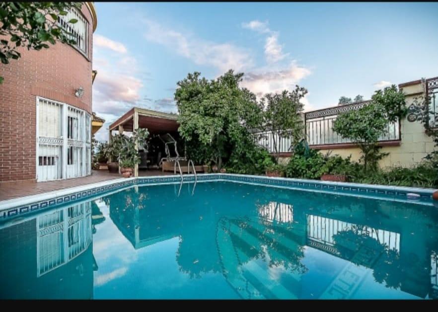 Chalet for Sale in Linares