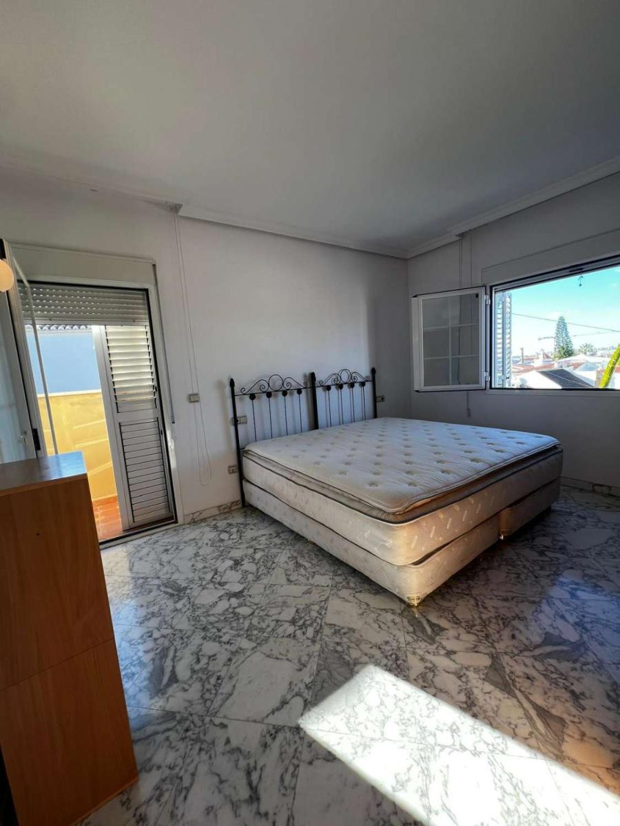 Chalet for Sale in Caleta de Vélez