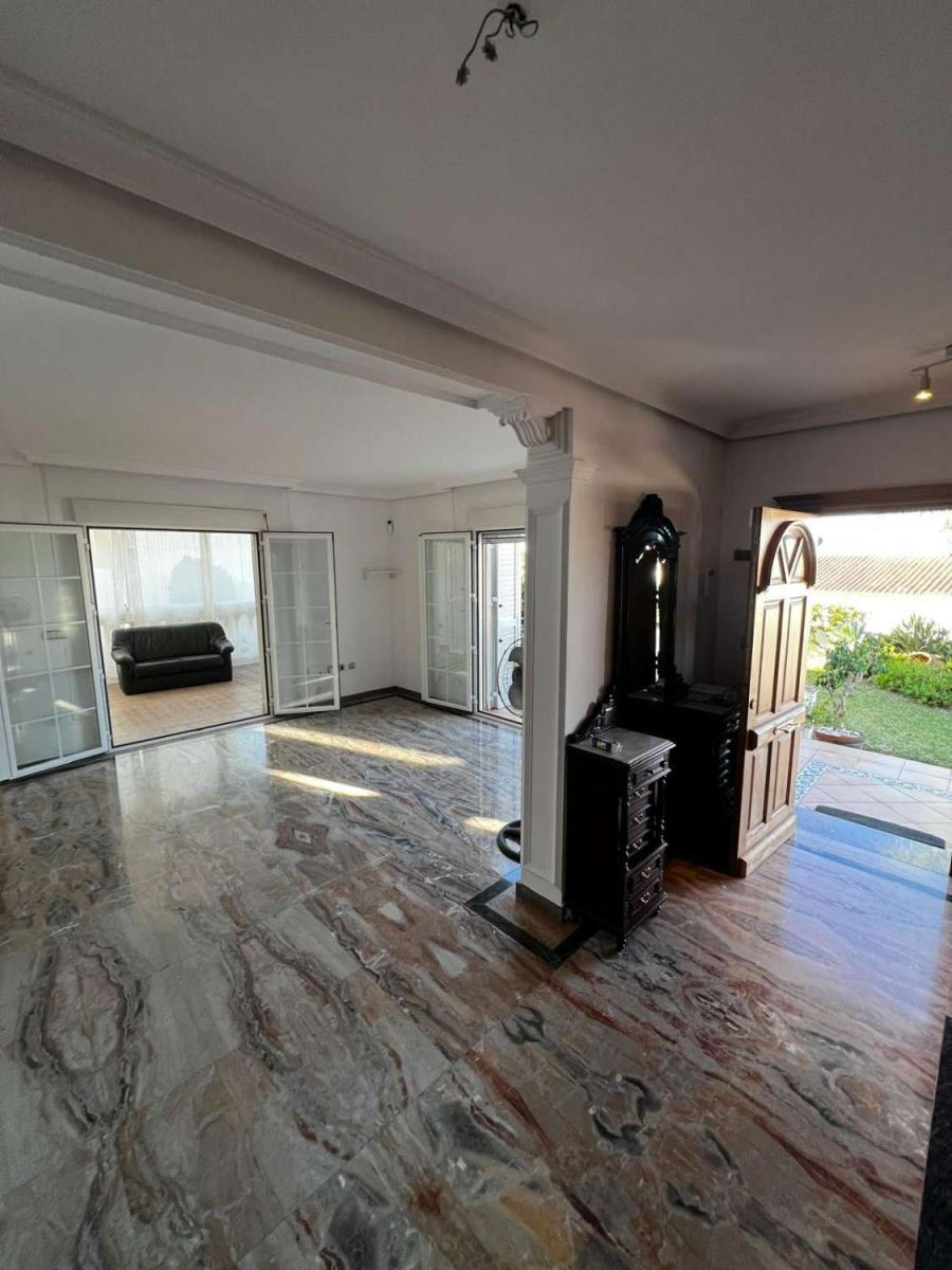 Chalet for Sale in Caleta de Vélez