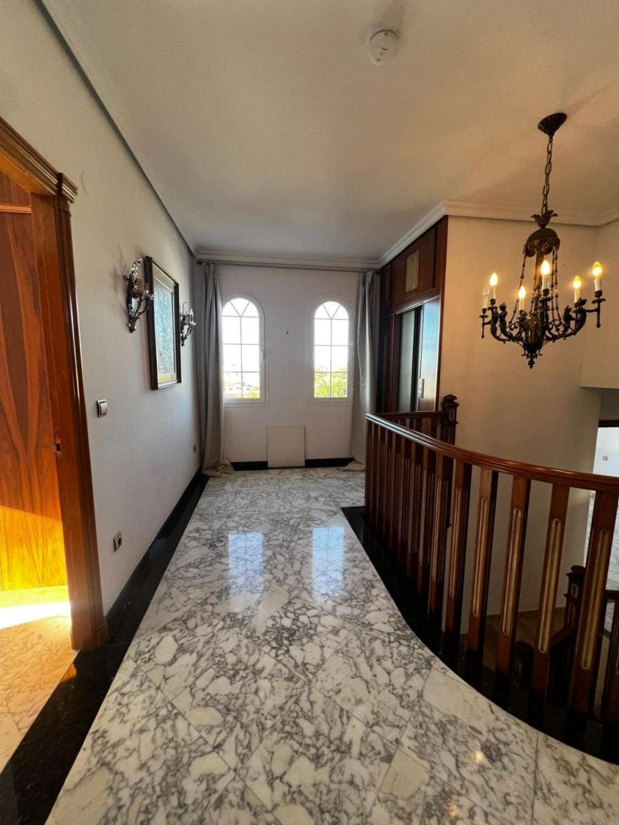 Chalet for Sale in Caleta de Vélez