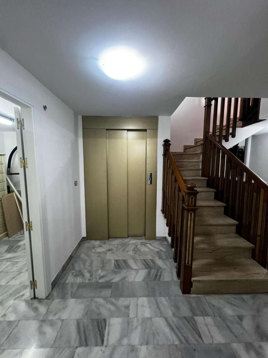 Chalet for Sale in Caleta de Vélez