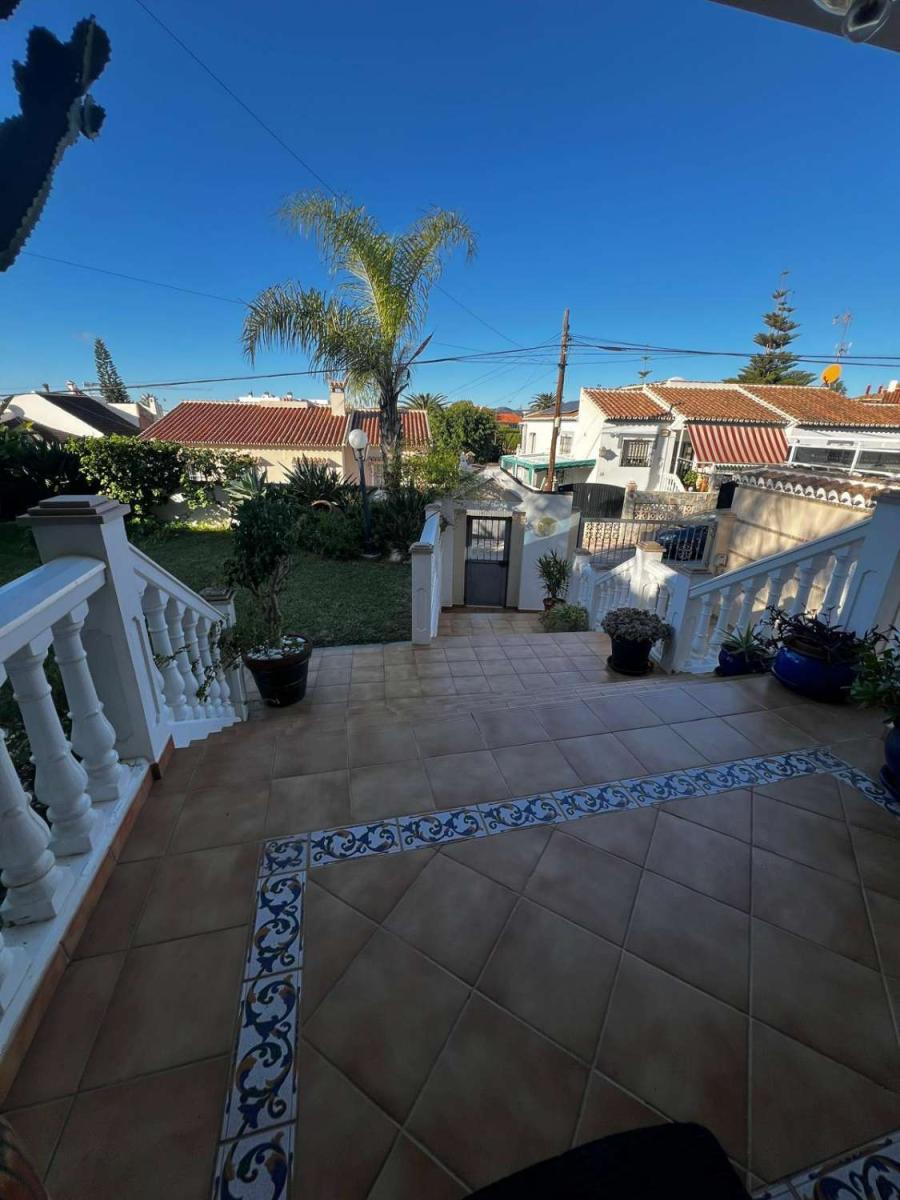 Chalet for Sale in Caleta de Vélez