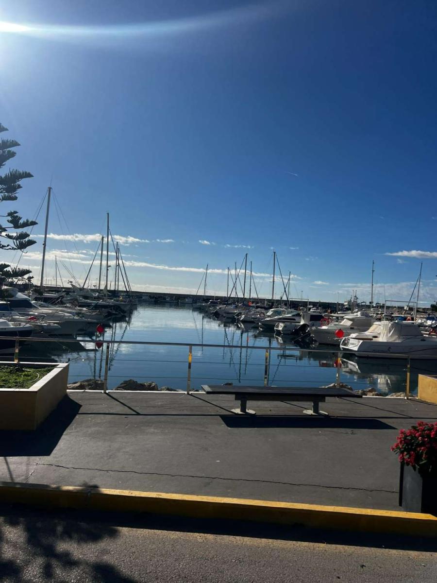 Chalet for Sale in Caleta de Vélez