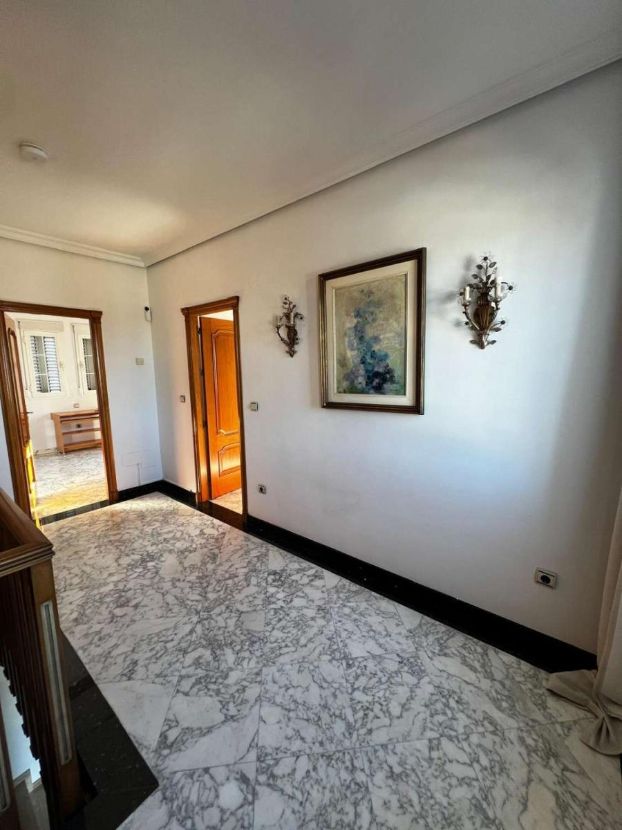 Chalet for Sale in Caleta de Vélez