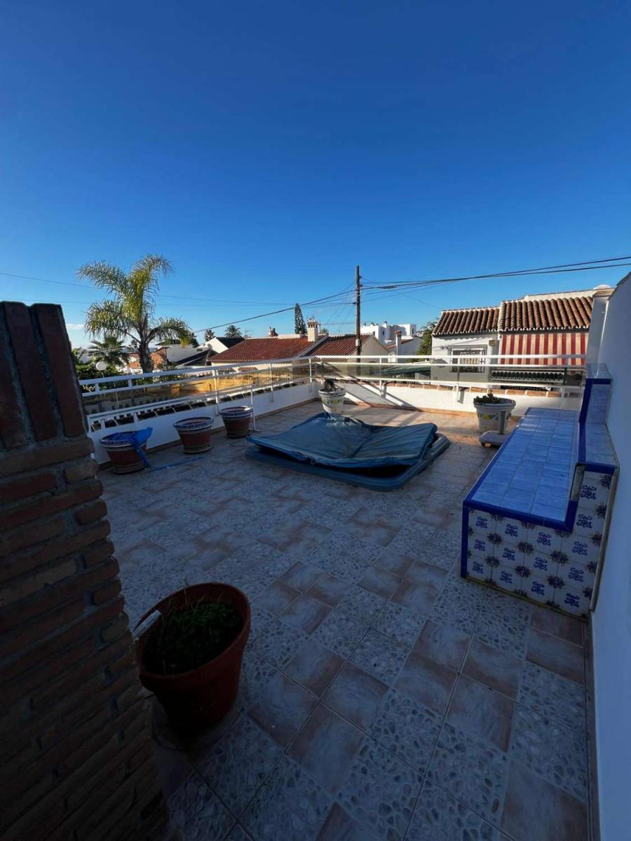 Chalet for Sale in Caleta de Vélez