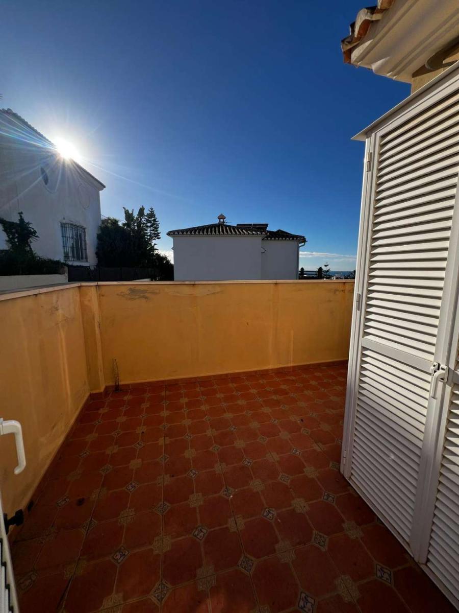 Chalet for Sale in Caleta de Vélez