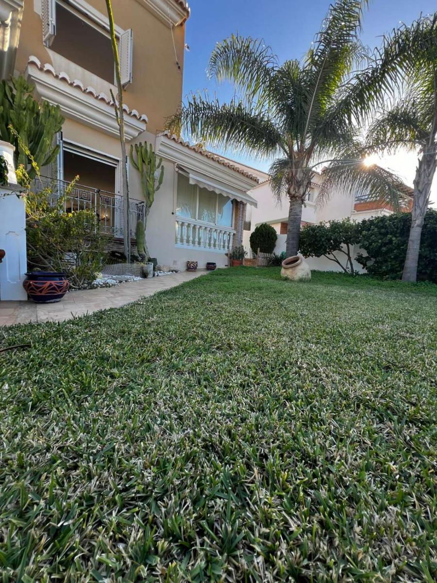 Chalet for Sale in Caleta de Vélez