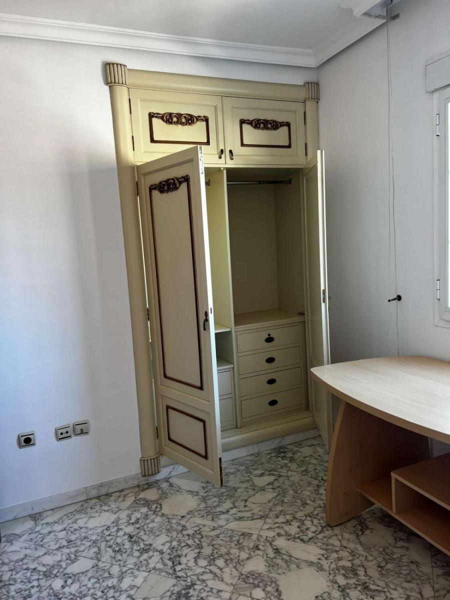 Chalet for Sale in Caleta de Vélez