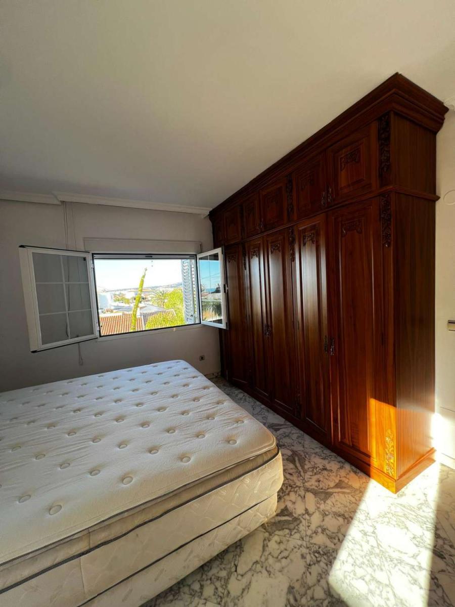Chalet for Sale in Caleta de Vélez