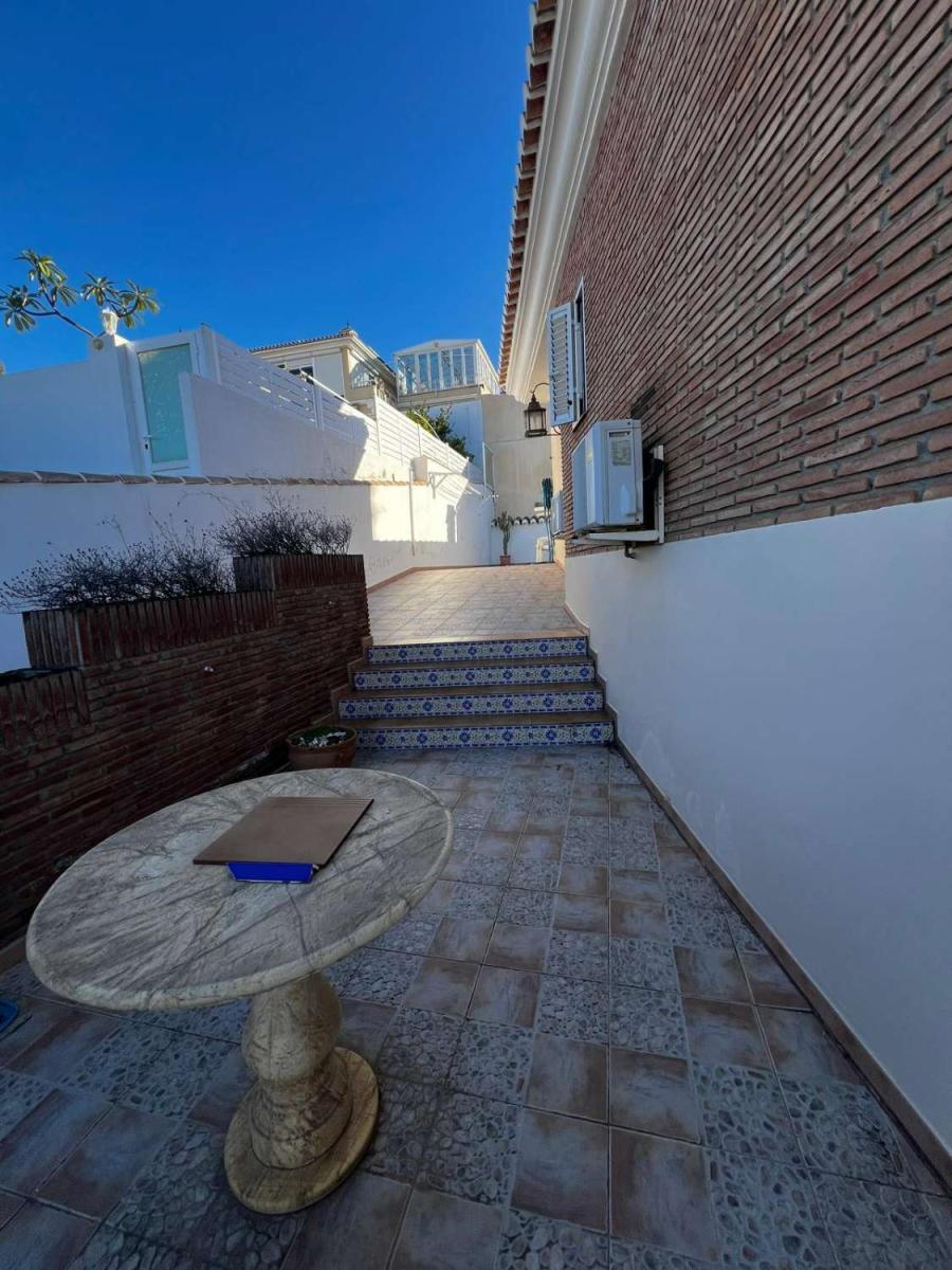 Chalet for Sale in Caleta de Vélez