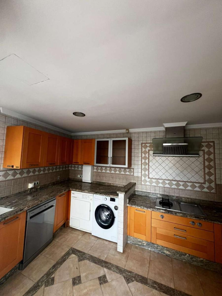 Chalet for Sale in Caleta de Vélez