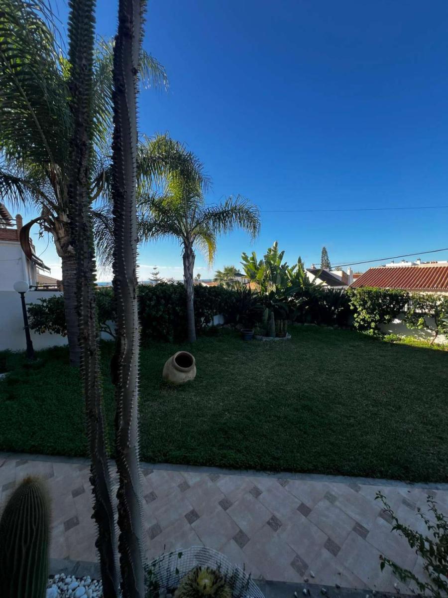 Chalet for Sale in Caleta de Vélez