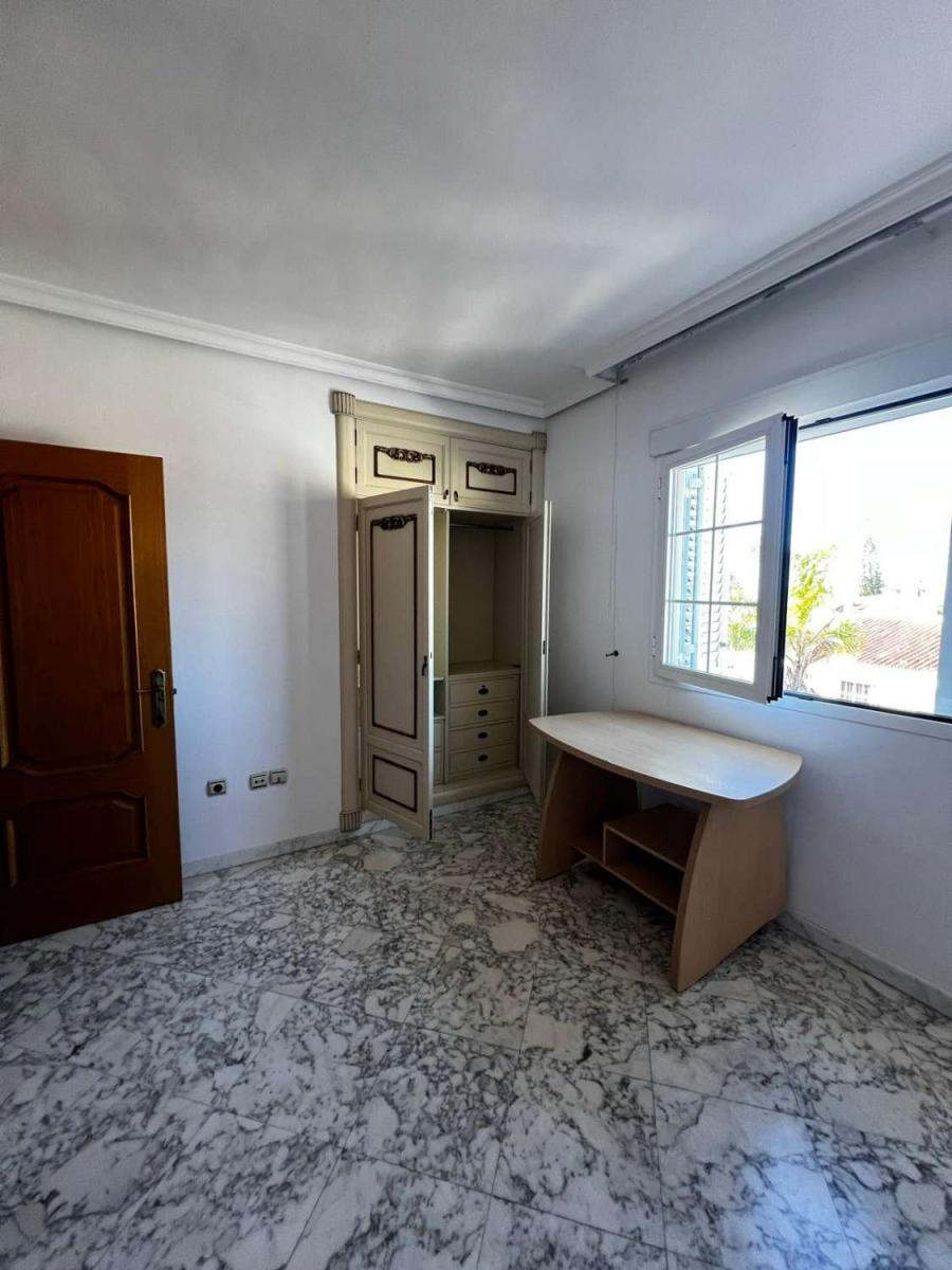 Chalet for Sale in Caleta de Vélez