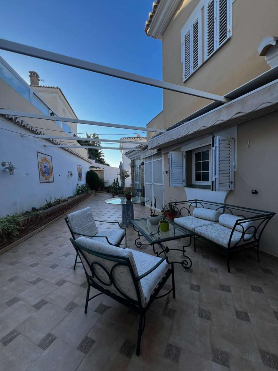 Chalet for Sale in Caleta de Vélez