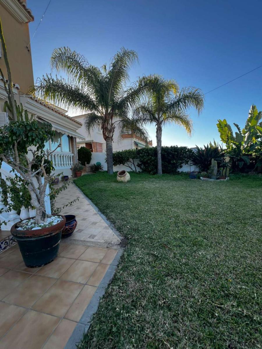 Chalet for Sale in Caleta de Vélez