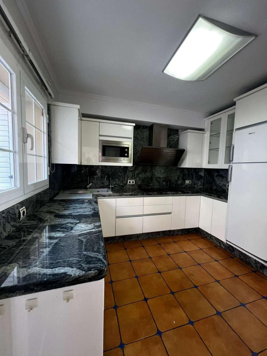 Chalet for Sale in Caleta de Vélez