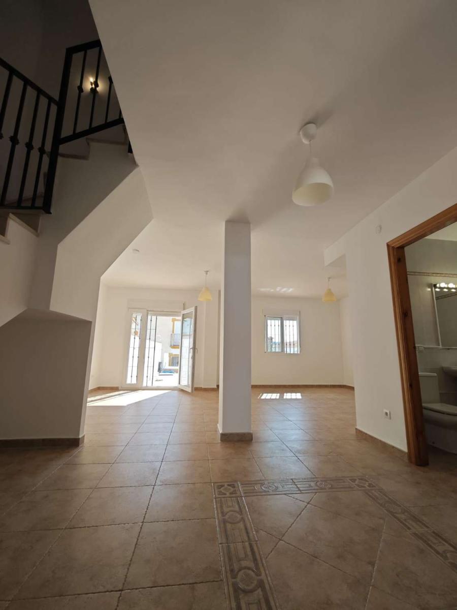Semi-detached House for Sale in Alcaucín