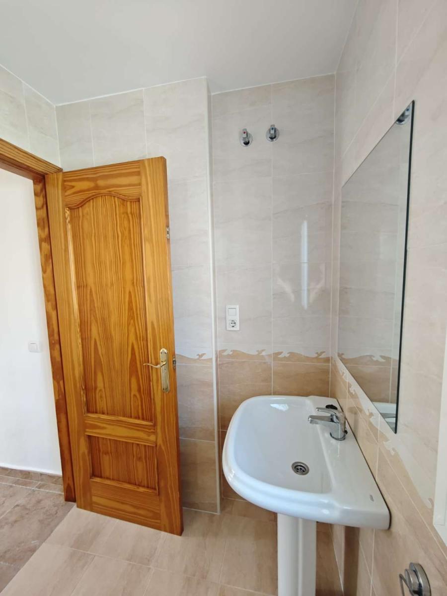 Semi-detached House for Sale in Alcaucín