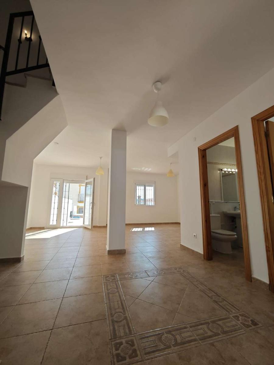 Semi-detached House for Sale in Alcaucín
