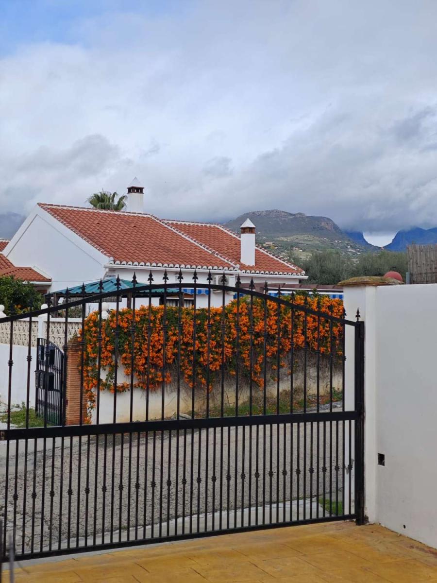 Semi-detached House for Sale in Alcaucín
