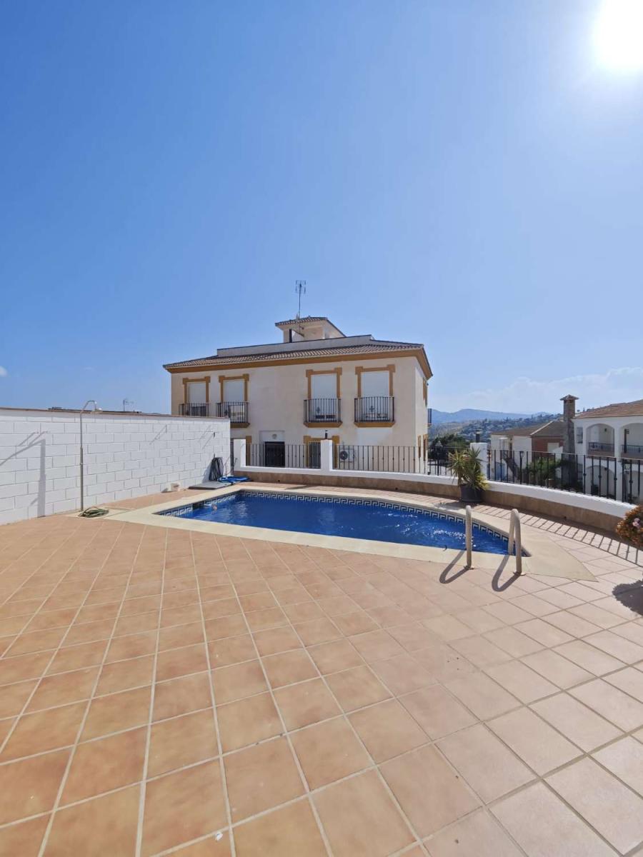 Semi-detached House for Sale in Alcaucín
