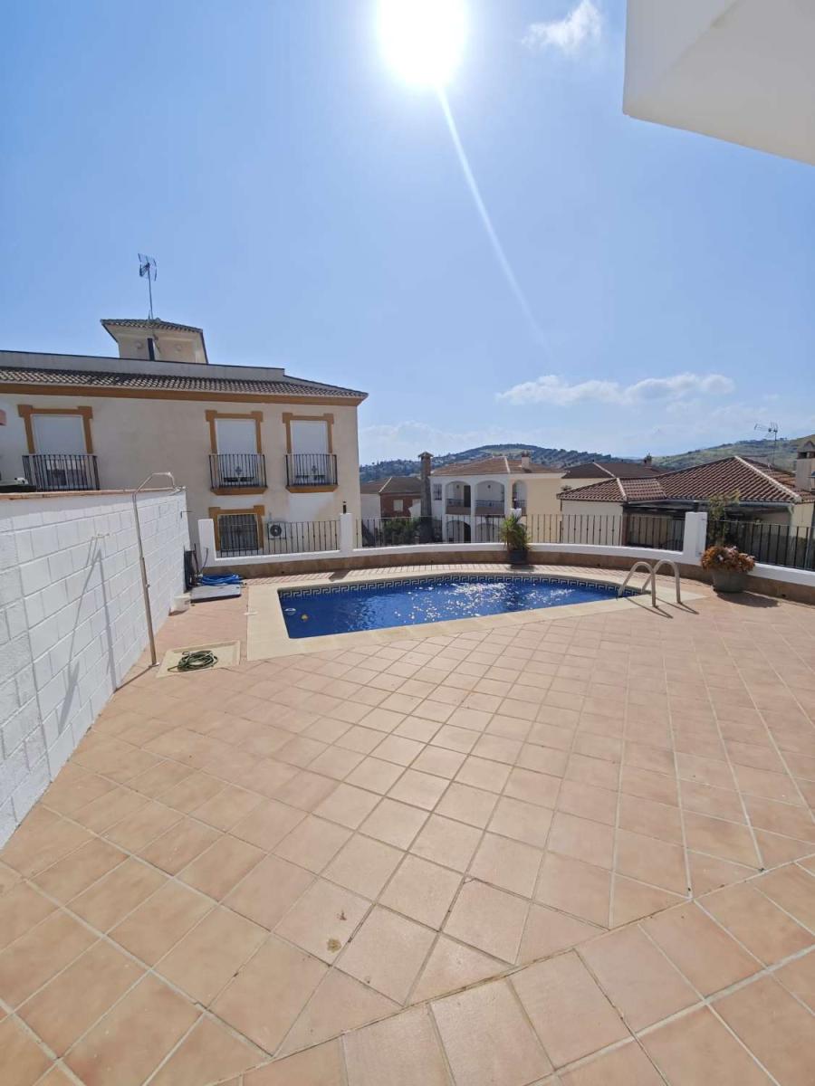 Semi-detached House for Sale in Alcaucín