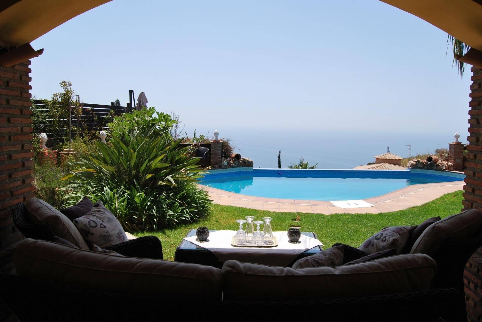 Villa for Sale in Salobreña