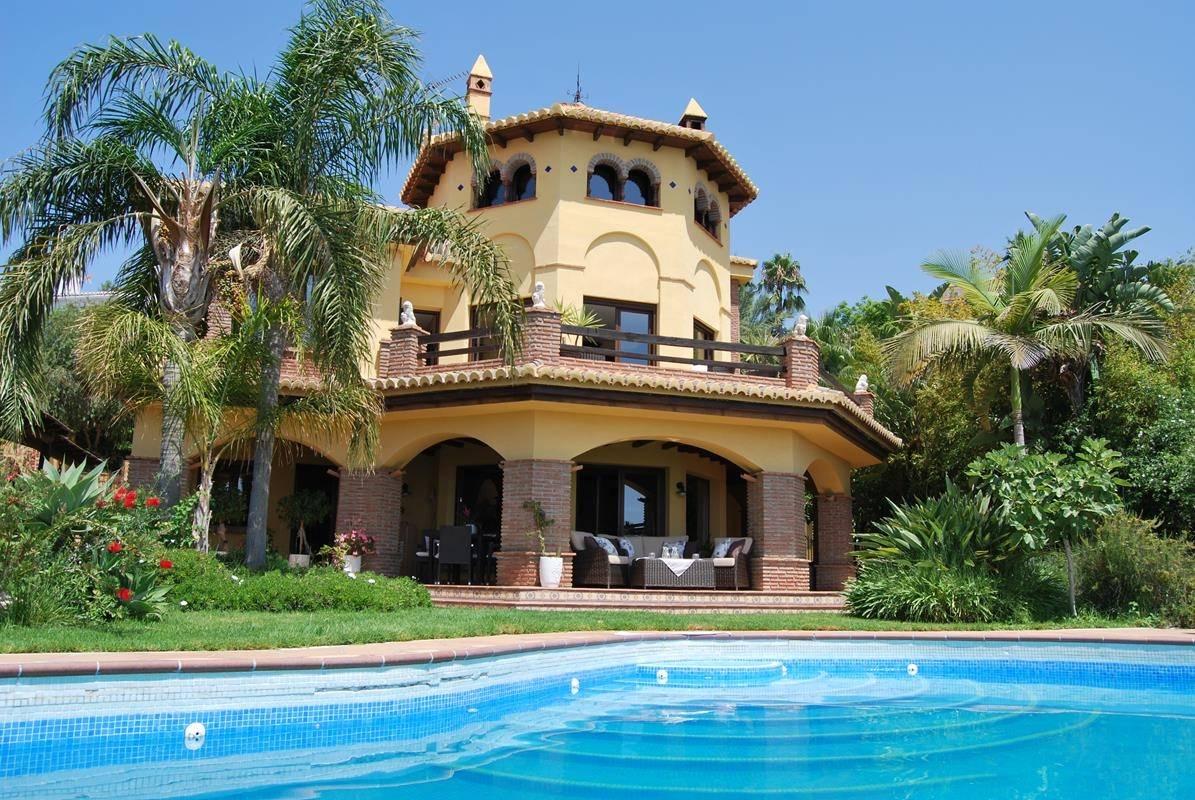 Villa for Sale in Salobreña