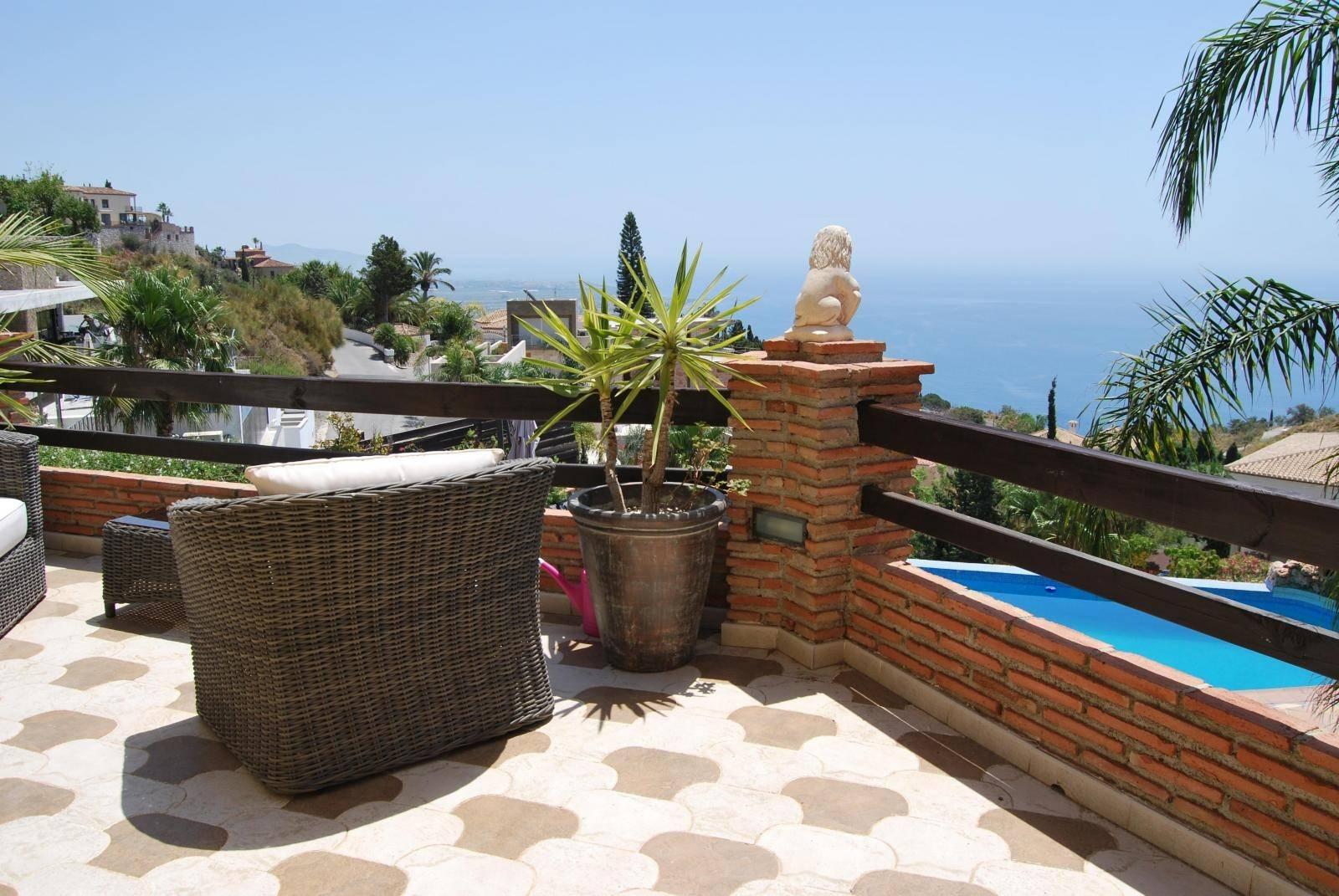 Villa for Sale in Salobreña