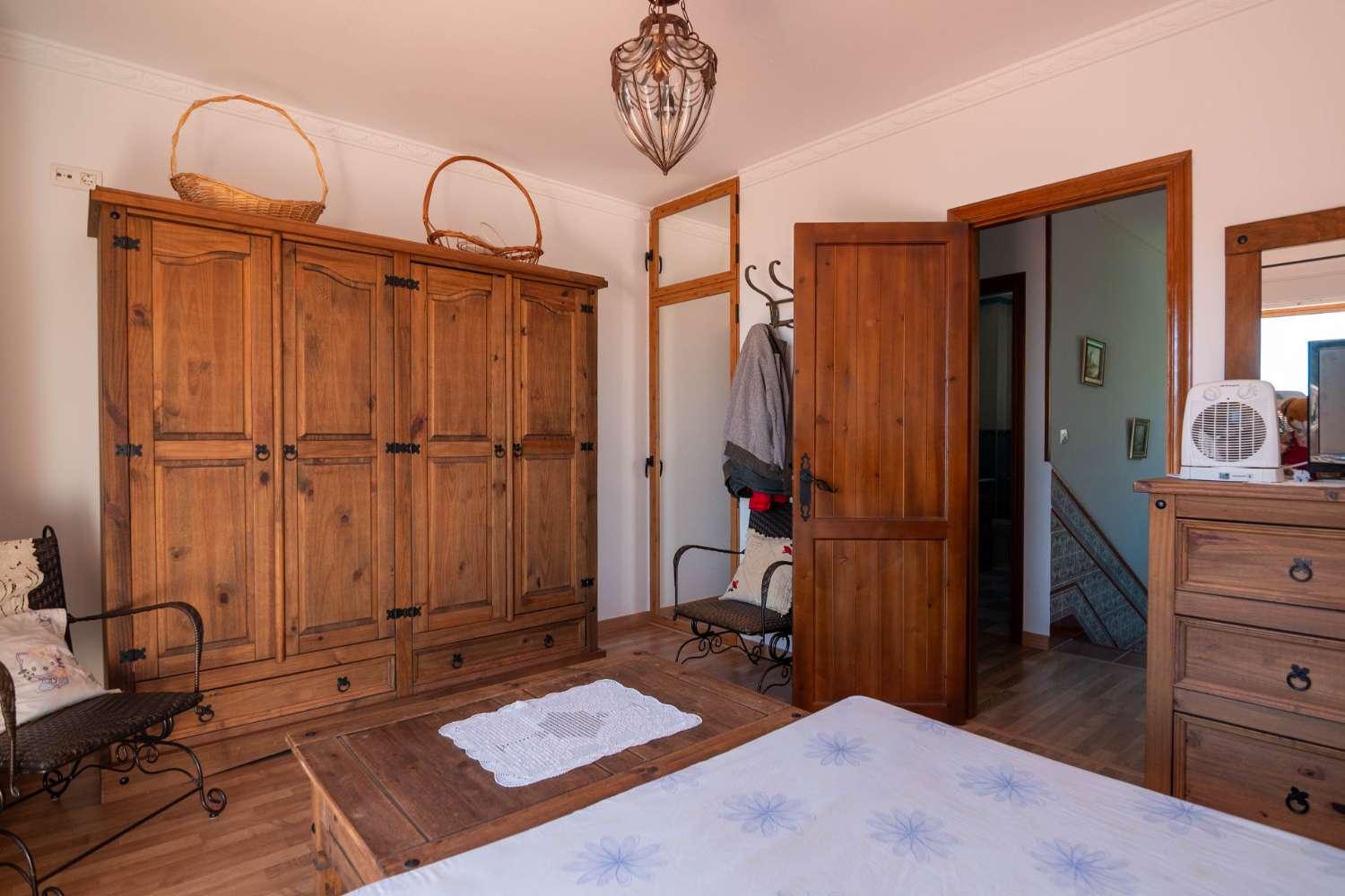 House for Sale in Molvízar