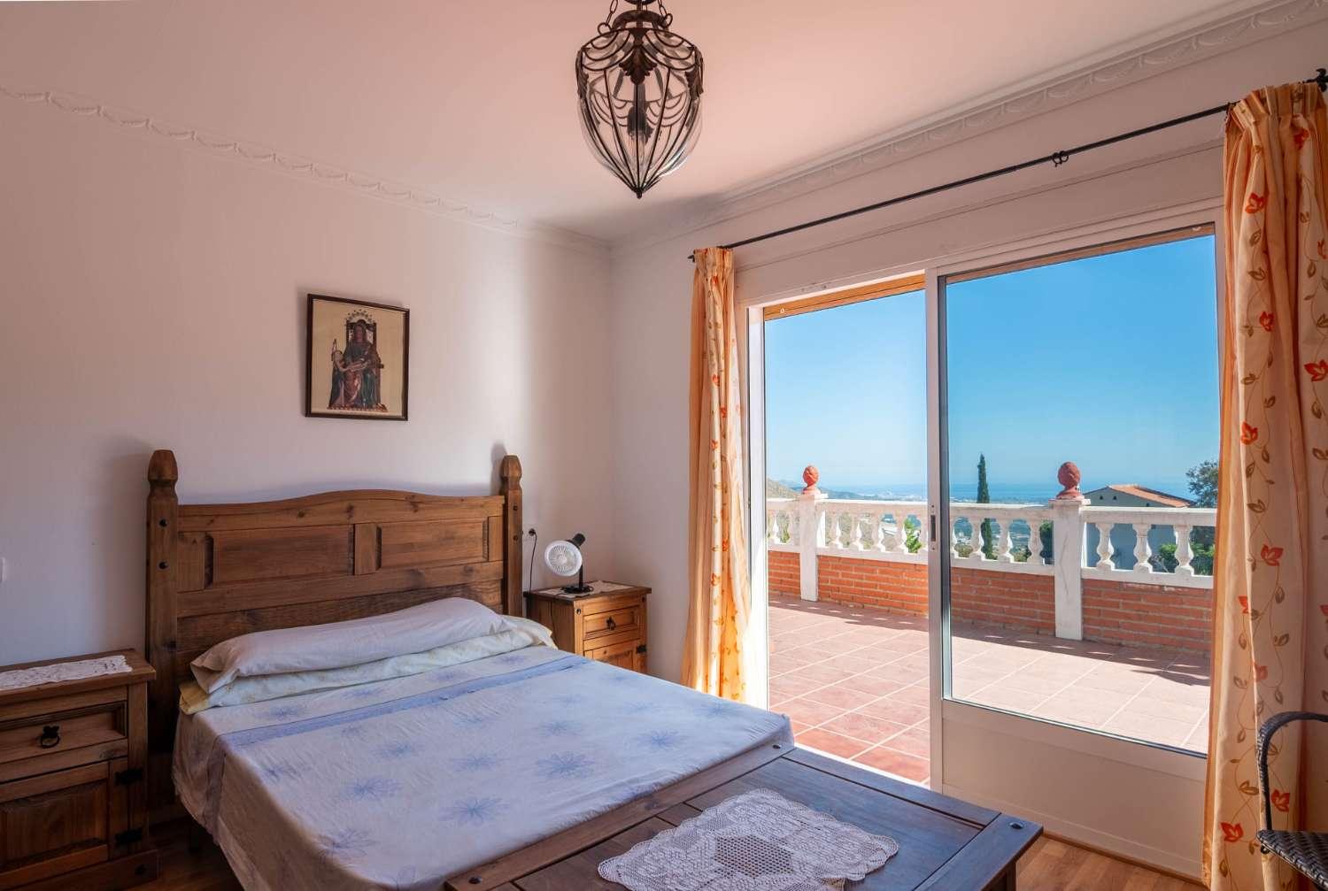 House for Sale in Molvízar