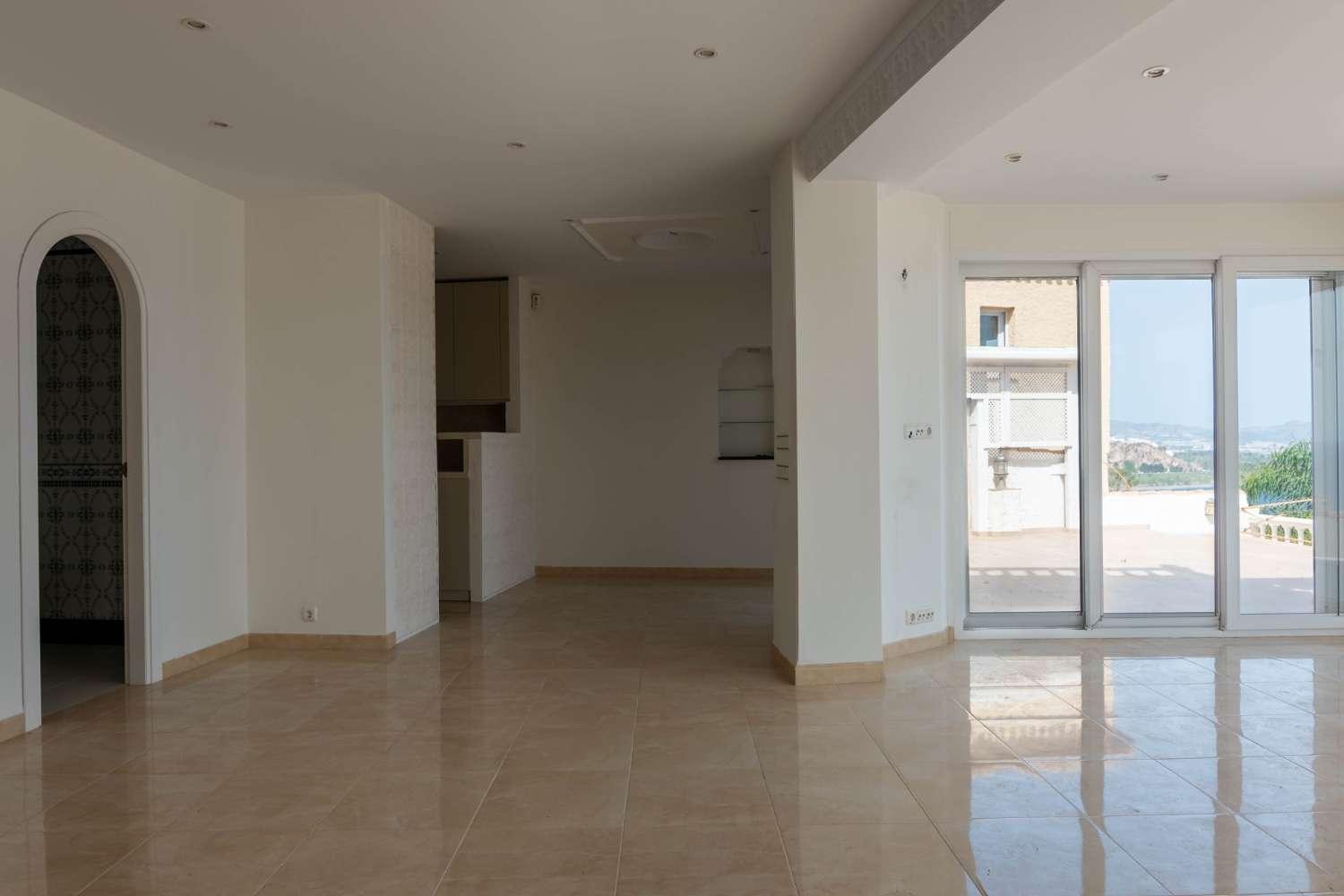 Villa for Sale in Salobreña