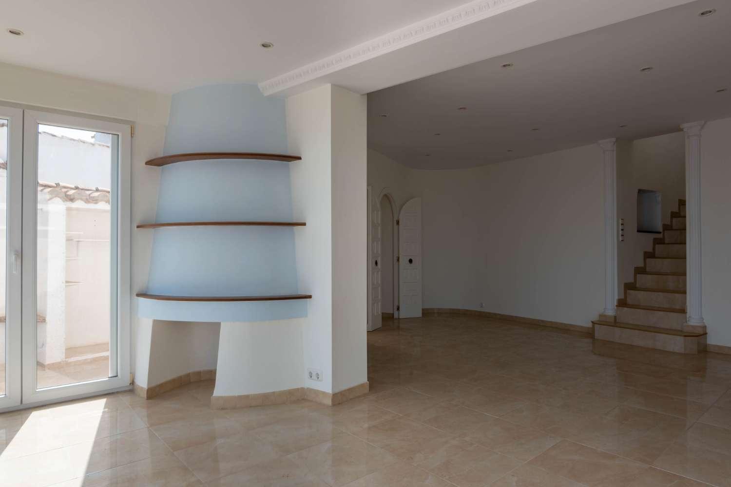 Villa for Sale in Salobreña
