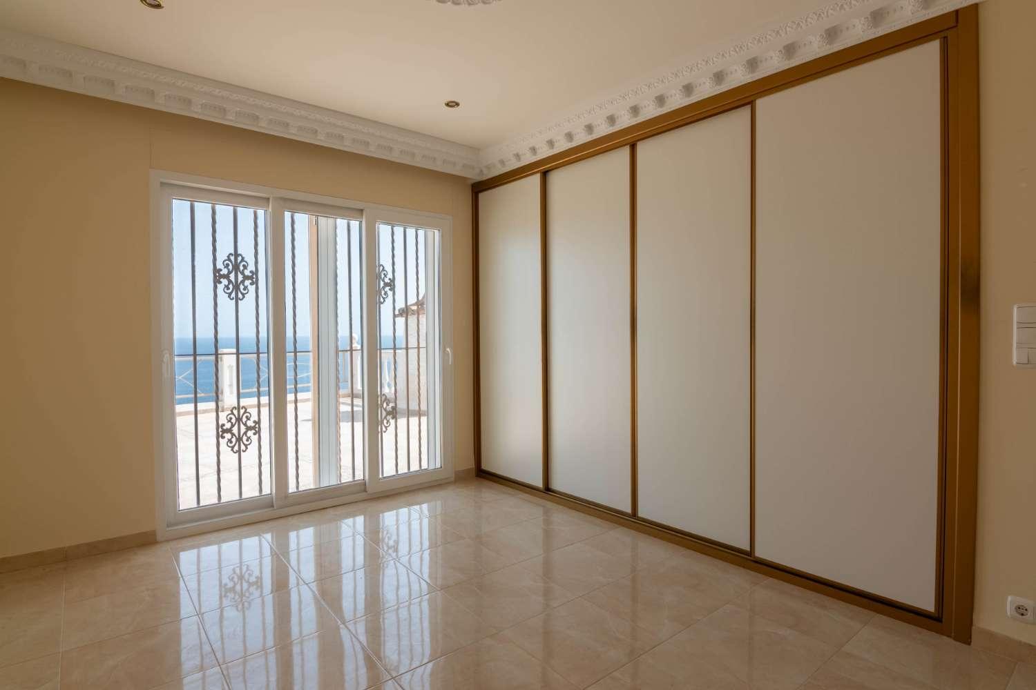 Villa for Sale in Salobreña