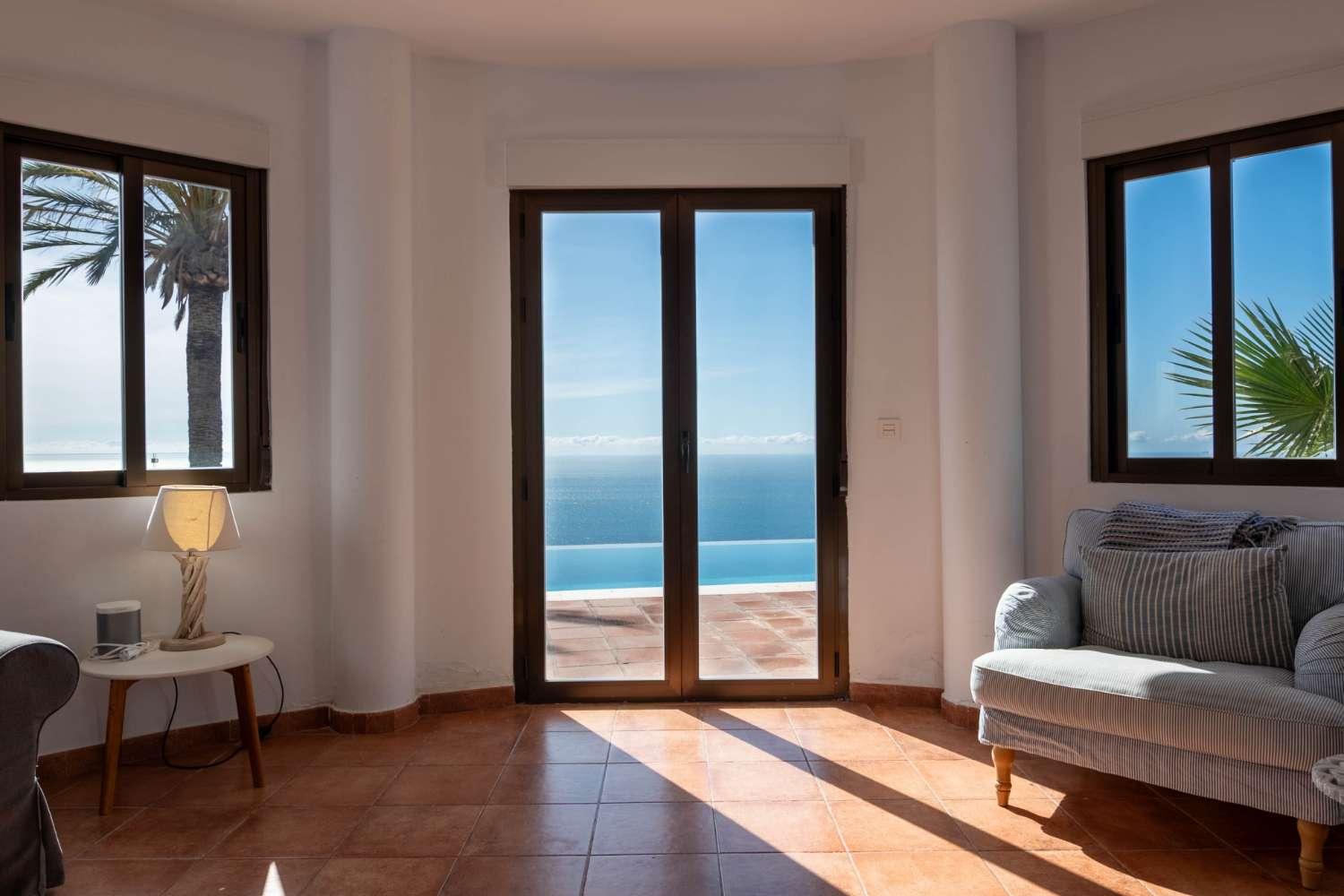 Villa for Sale in Salobreña