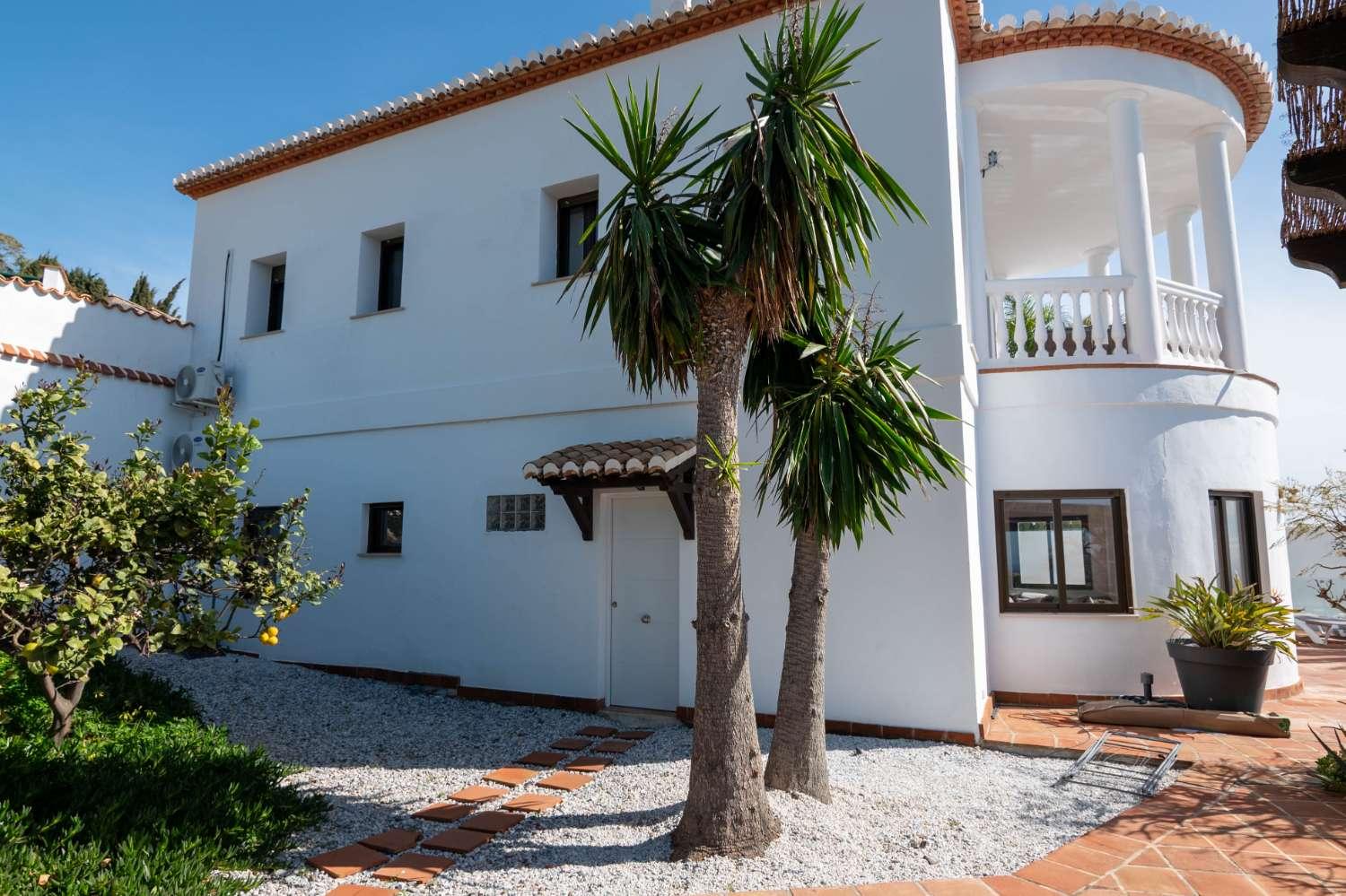Villa for Sale in Salobreña