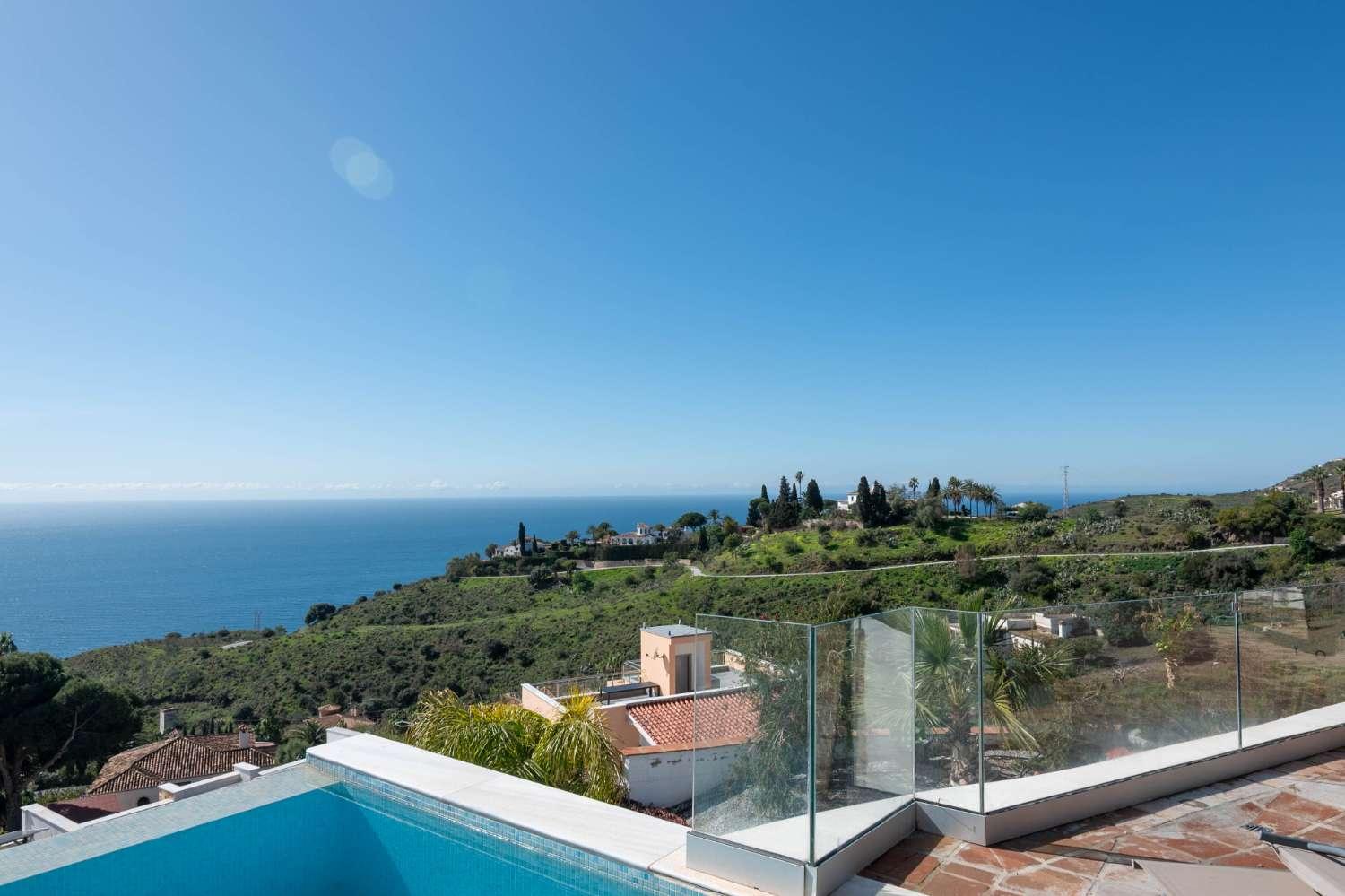 Villa for Sale in Salobreña