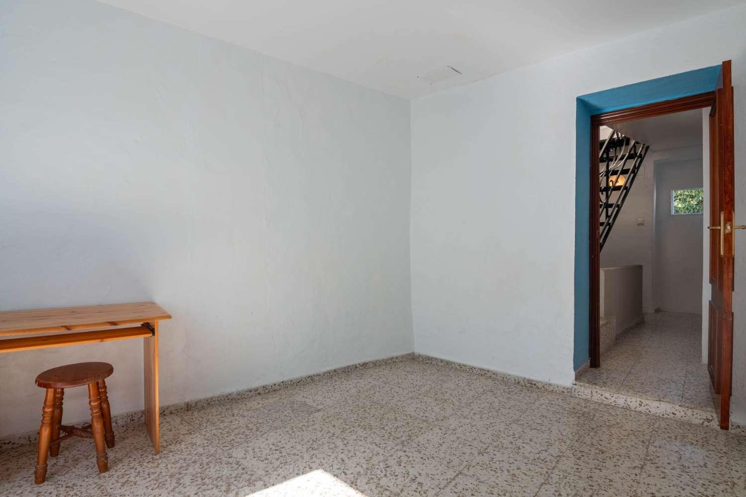 House for Sale in Los Guajares