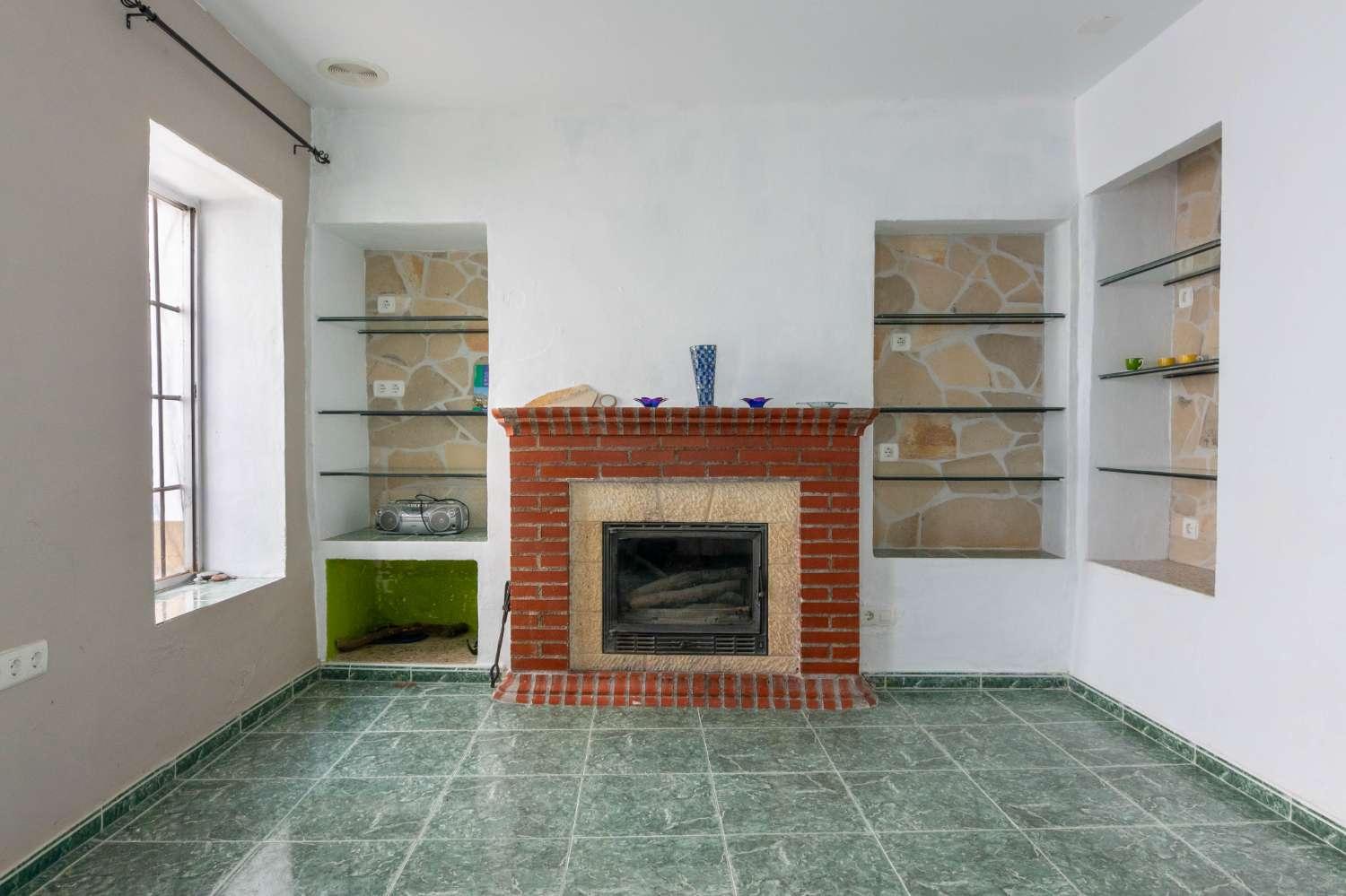 House for Sale in Los Guajares