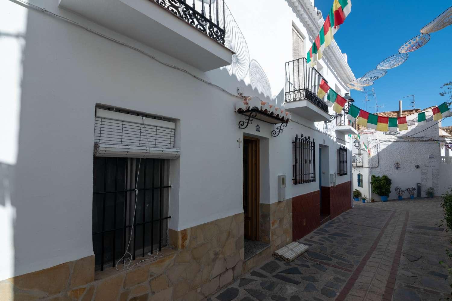 House for Sale in Los Guajares