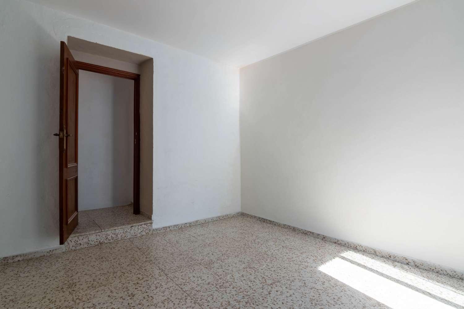 House for Sale in Los Guajares