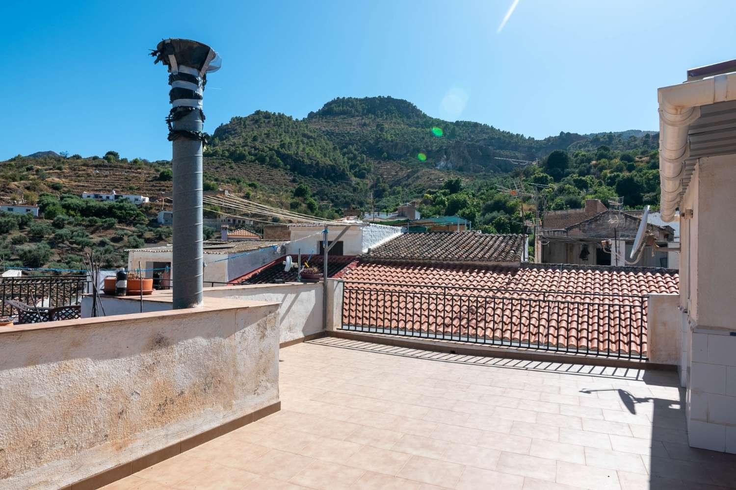 House for Sale in Los Guajares