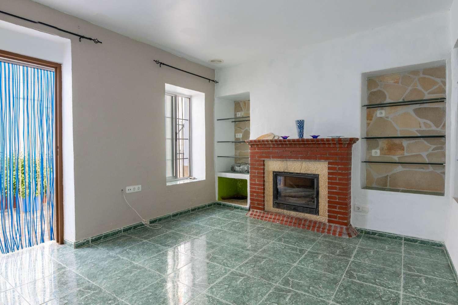 House for Sale in Los Guajares