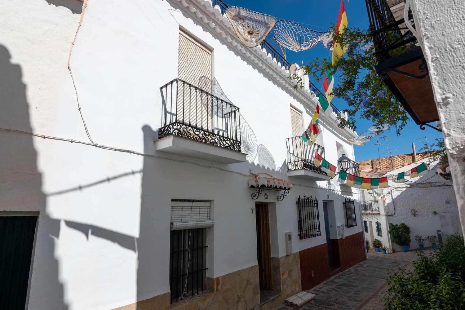 House for Sale in Los Guajares