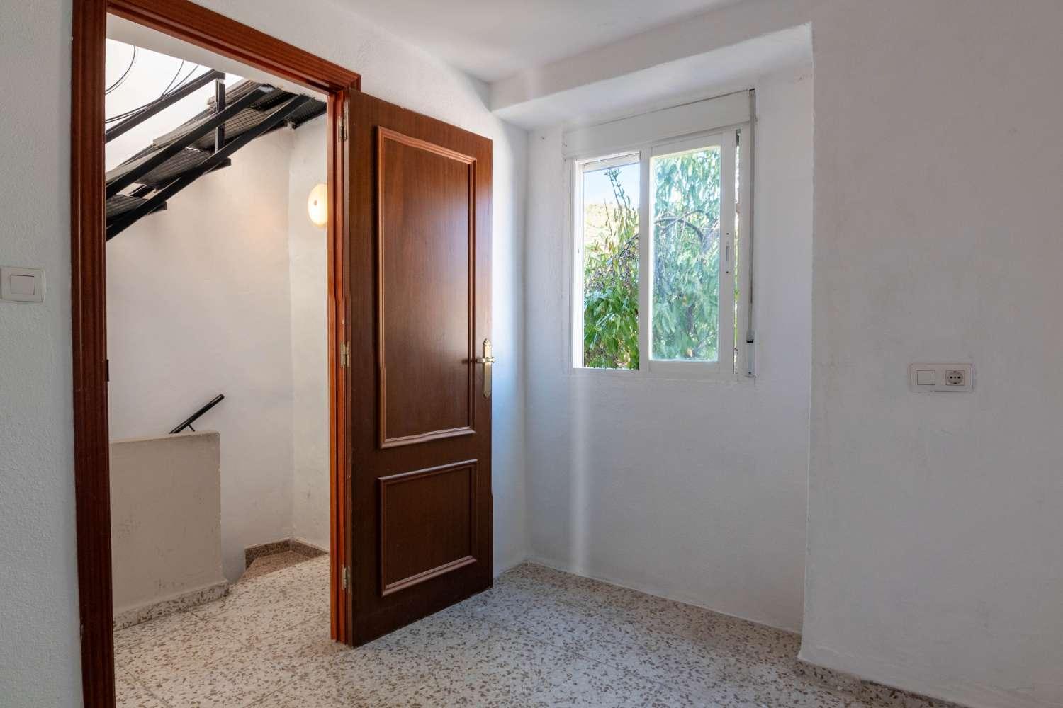 House for Sale in Los Guajares