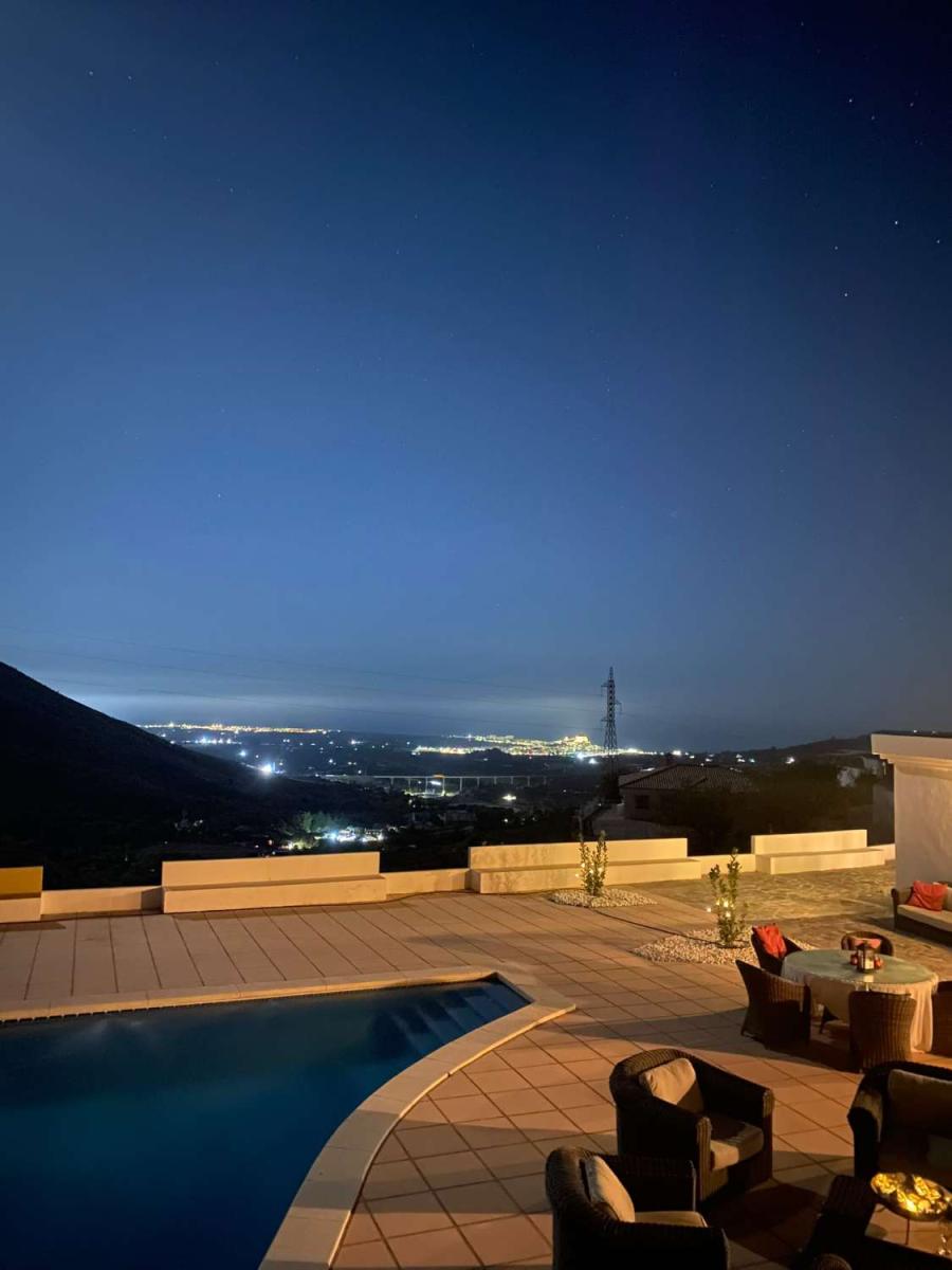 Villa for Sale in Molvízar